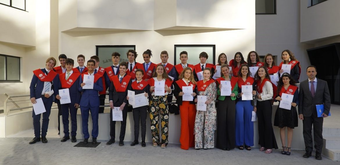 Clausura de la IV edición del School Master en Gestión Deportiva ISDE-C. Brains