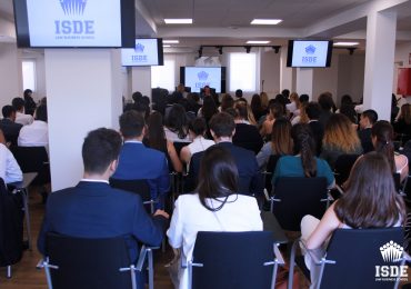 Iniciación del curso académico con dos sesiones magistrales en el Grado en Derecho