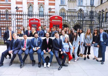 Los alumnos del doble título Grado en Derecho y Máster en Abogacía Internacional participan en una estancia académica en Cambridge