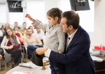 La Institución Protectora de Huérfanos de la Abogacía celebra en ISDE el día de la Magia